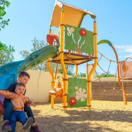Camping Mobil Avec Clim - Animaux Ok - 6 Pers. - Api-1-52-2200 *